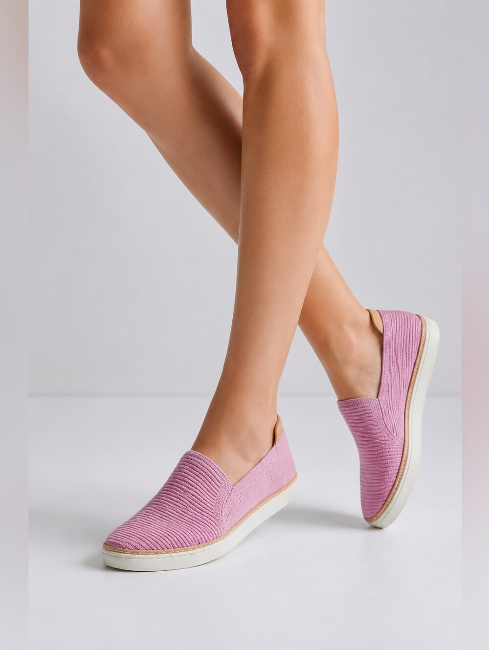 UGG Sammy Sneakers Size 9